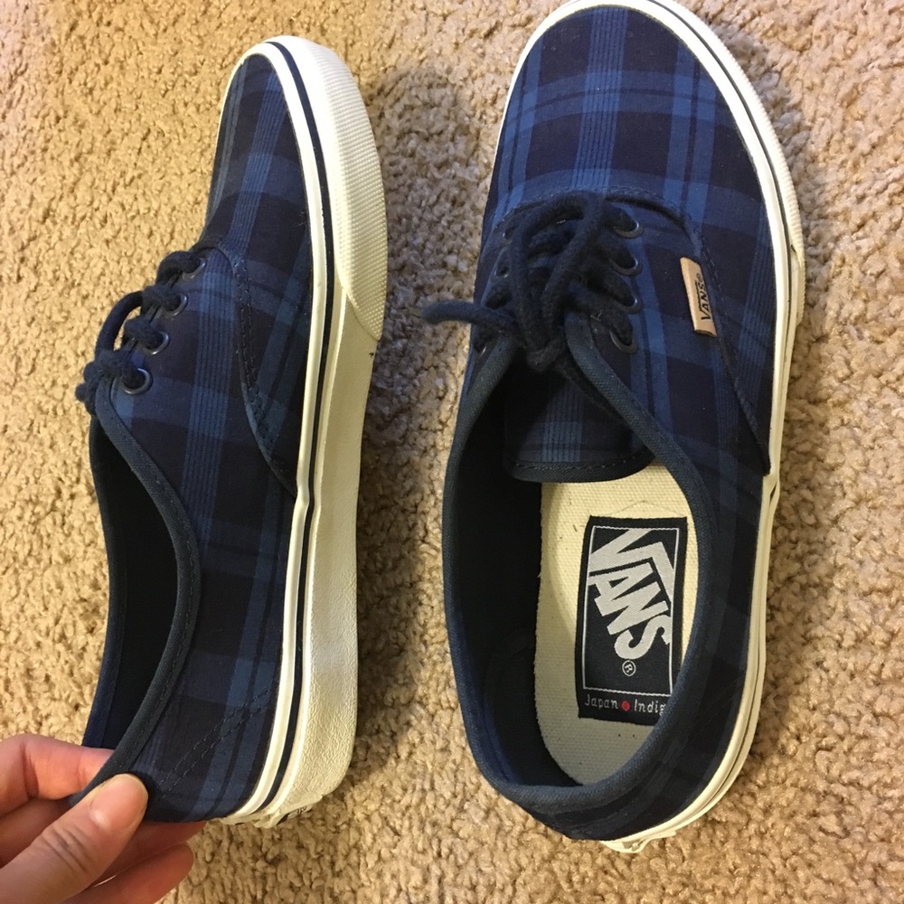 Vans - Picture 2 of 4